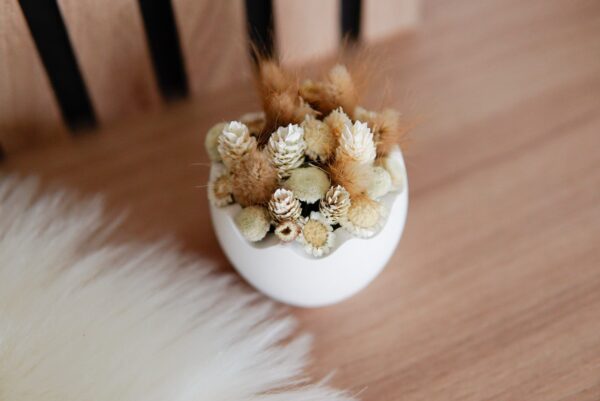 Eierschale mit Trockenblumen – Bild 2